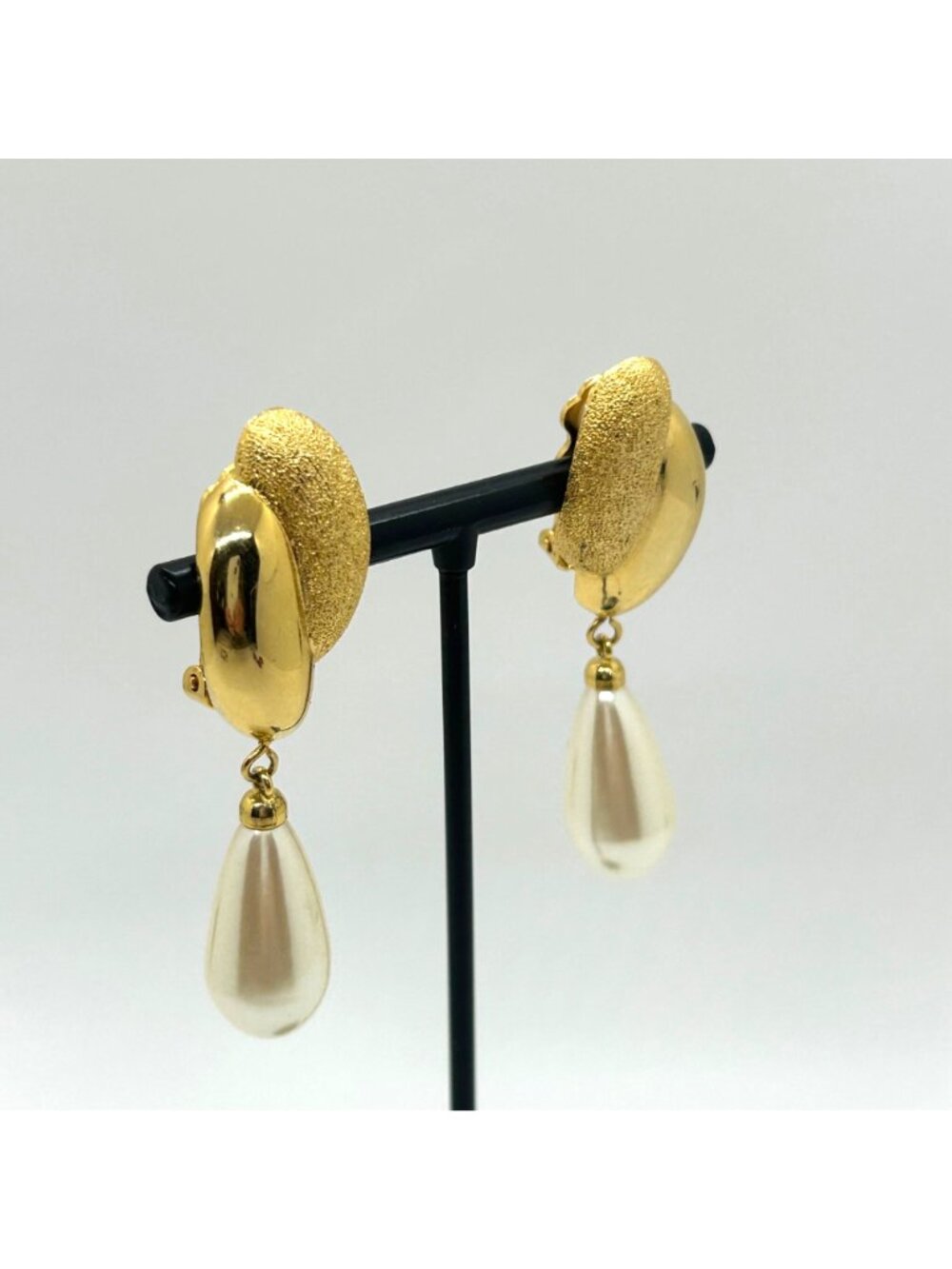 Vintage Faux Pearl Teardrop Earrings Marvella Gold-Tone Clip-On Elegant Bridal - Picture 2 of 12